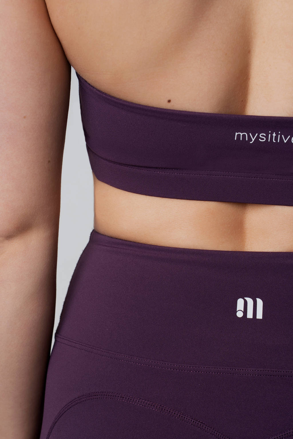 Biustonosz sportowy z odkrytymi plecami • COMFY