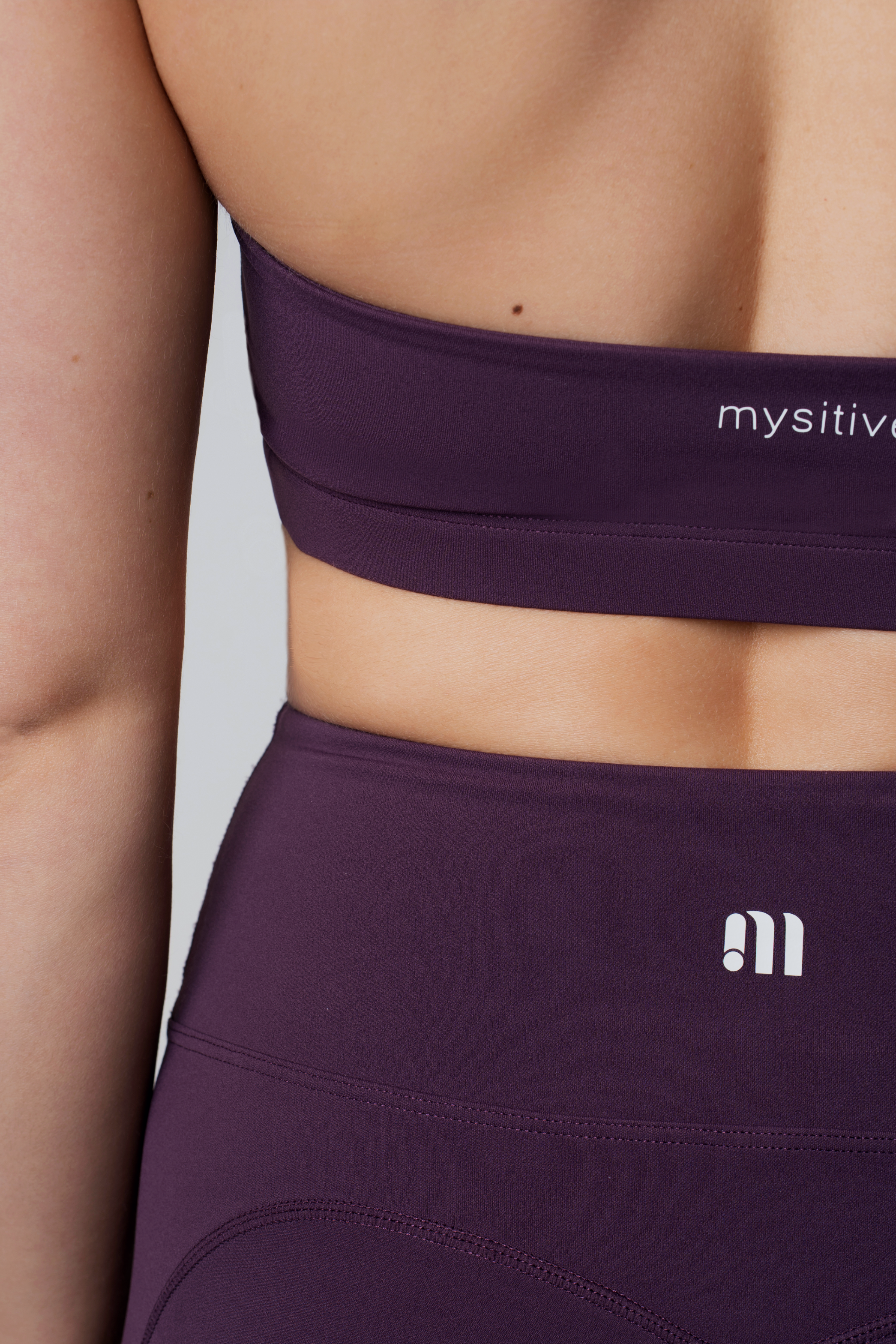 Biustonosz sportowy z odkrytymi plecami • COMFY